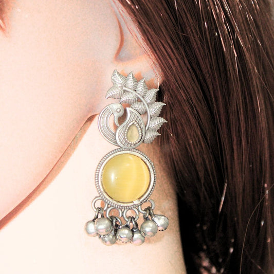 MOR GHUNGROO WITH MONALISA STONE EARRINGS - YELLOW