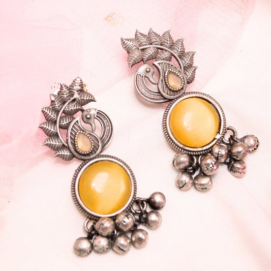 MOR GHUNGROO WITH MONALISA STONE EARRINGS - YELLOW