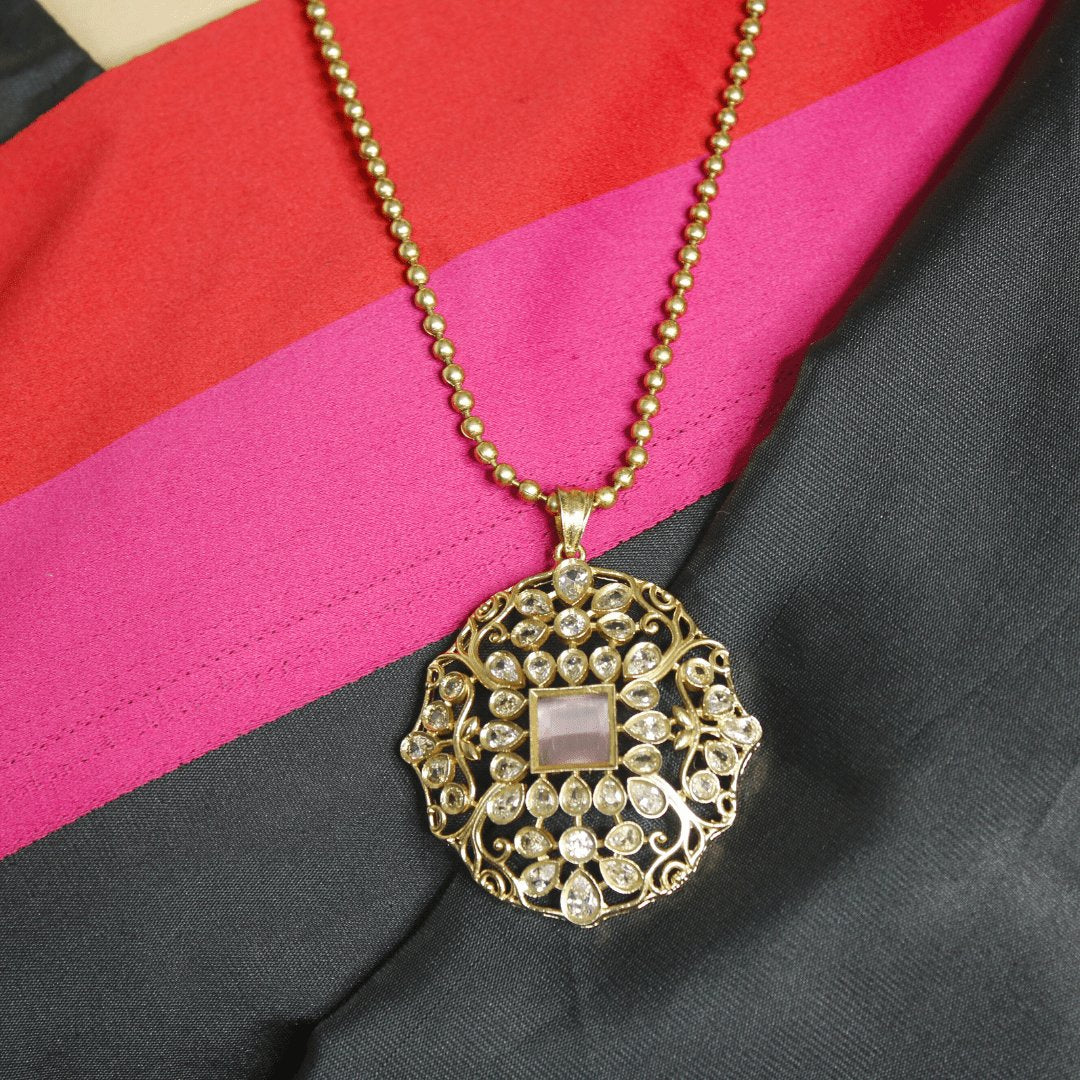 Mughal-Inspired Floral Jadau Pendant Set – Baby Pink & Moissanite Detaili