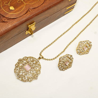 Mughal-Inspired Floral Jadau Pendant Set – Baby Pink & Moissanite Detaili
