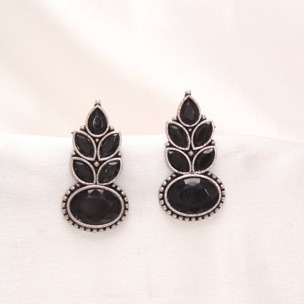 NAGINA LEAF STUD-BLACK