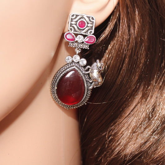 NANDI EARRING-MAROON