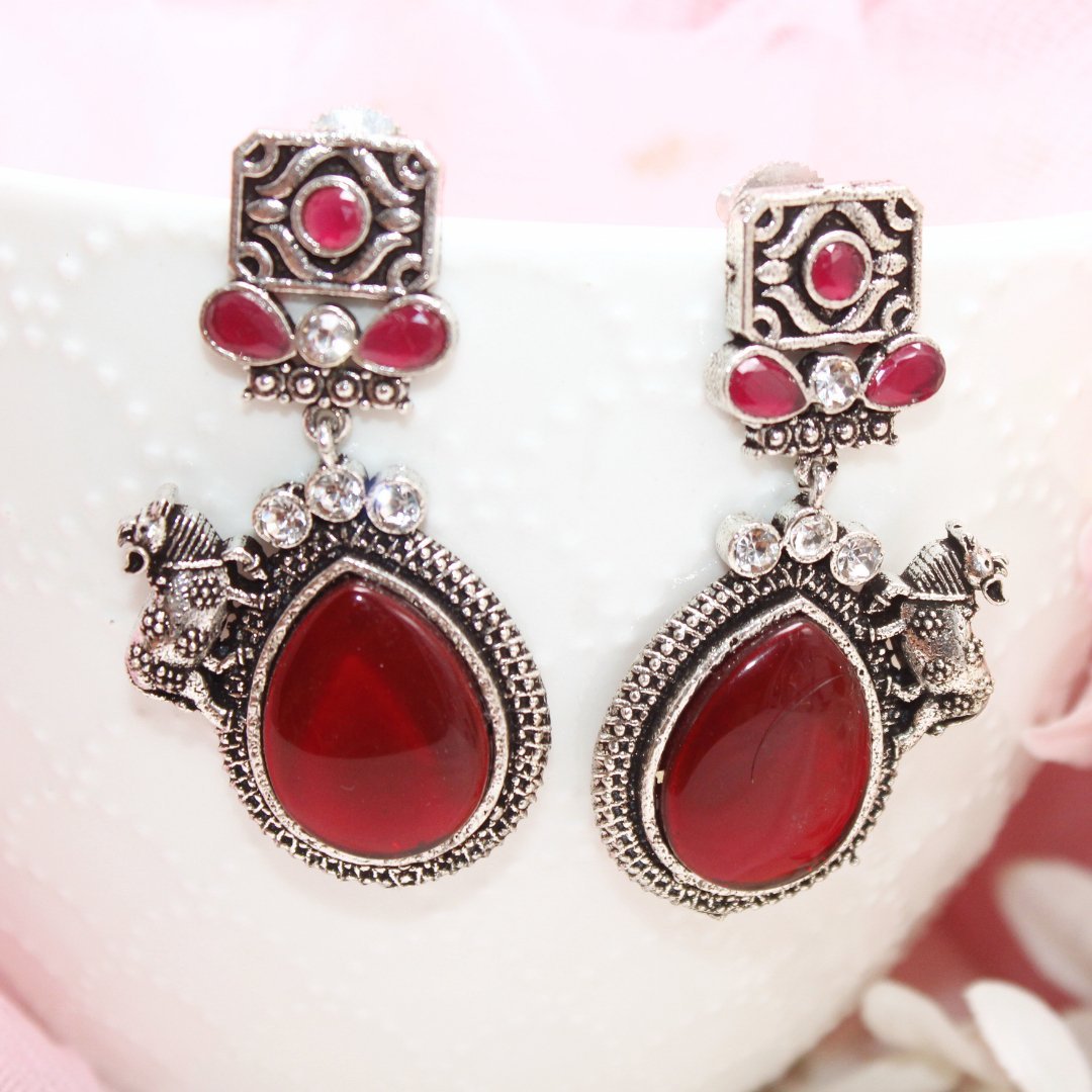 NANDI EARRING-MAROON
