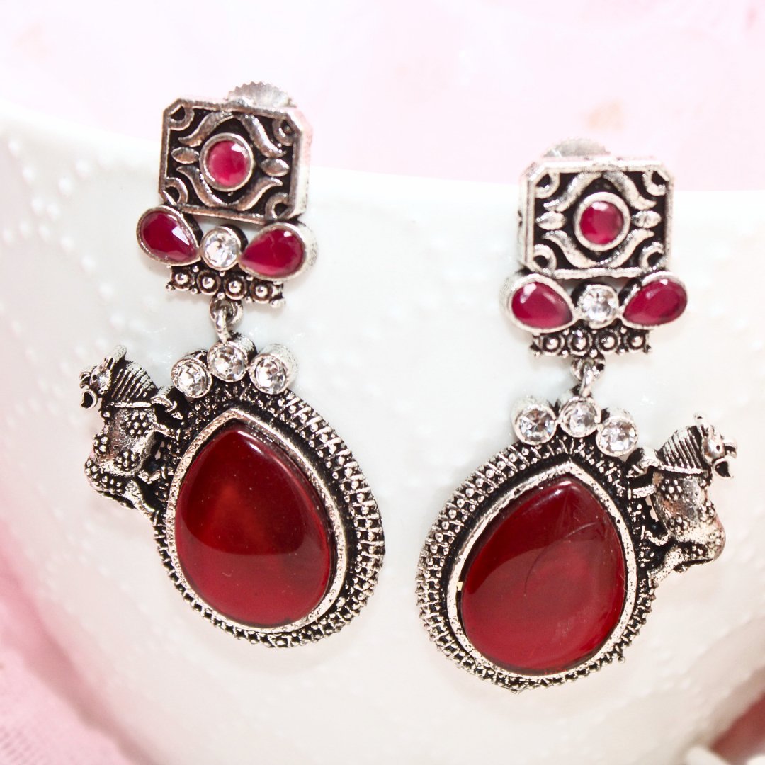 NANDI EARRING-MAROON