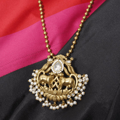 Nandi Pair Antique Pendant Set – Matte Gold with White Polki & Pear