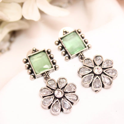 NARGIS FLOWER STONE NECKLACE SET - LIGHT GREEN