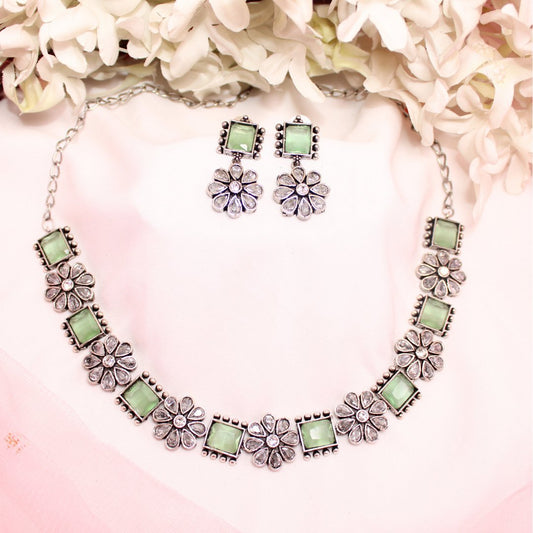 NARGIS FLOWER STONE NECKLACE SET - LIGHT GREEN