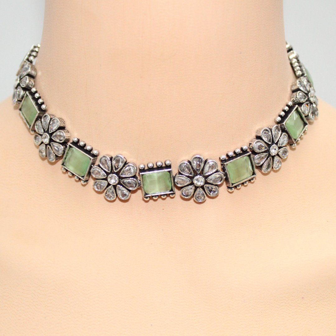 NARGIS FLOWER STONE NECKLACE SET - LIGHT GREEN