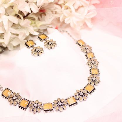 NARGIS FLOWER STONE NECKLACE SET-YELLOW
