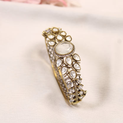 Ivory Oval Cabochon Polki Leaf Kada – product detail view