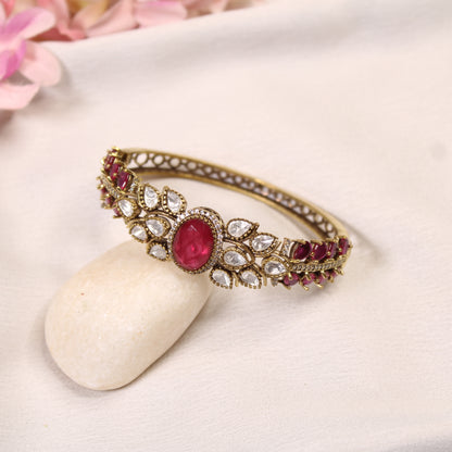 Ruby Red Oval Cabochon Polki Leaf Kada – product detail view
