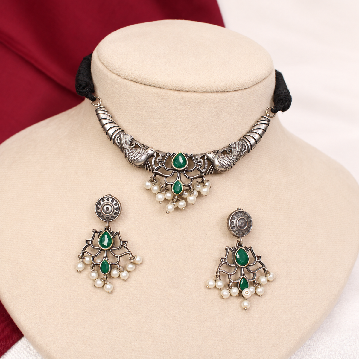 Winged Silver Tone Pearl-Style Fringe Collar Set - Green — retouched original photograph IMG_8358