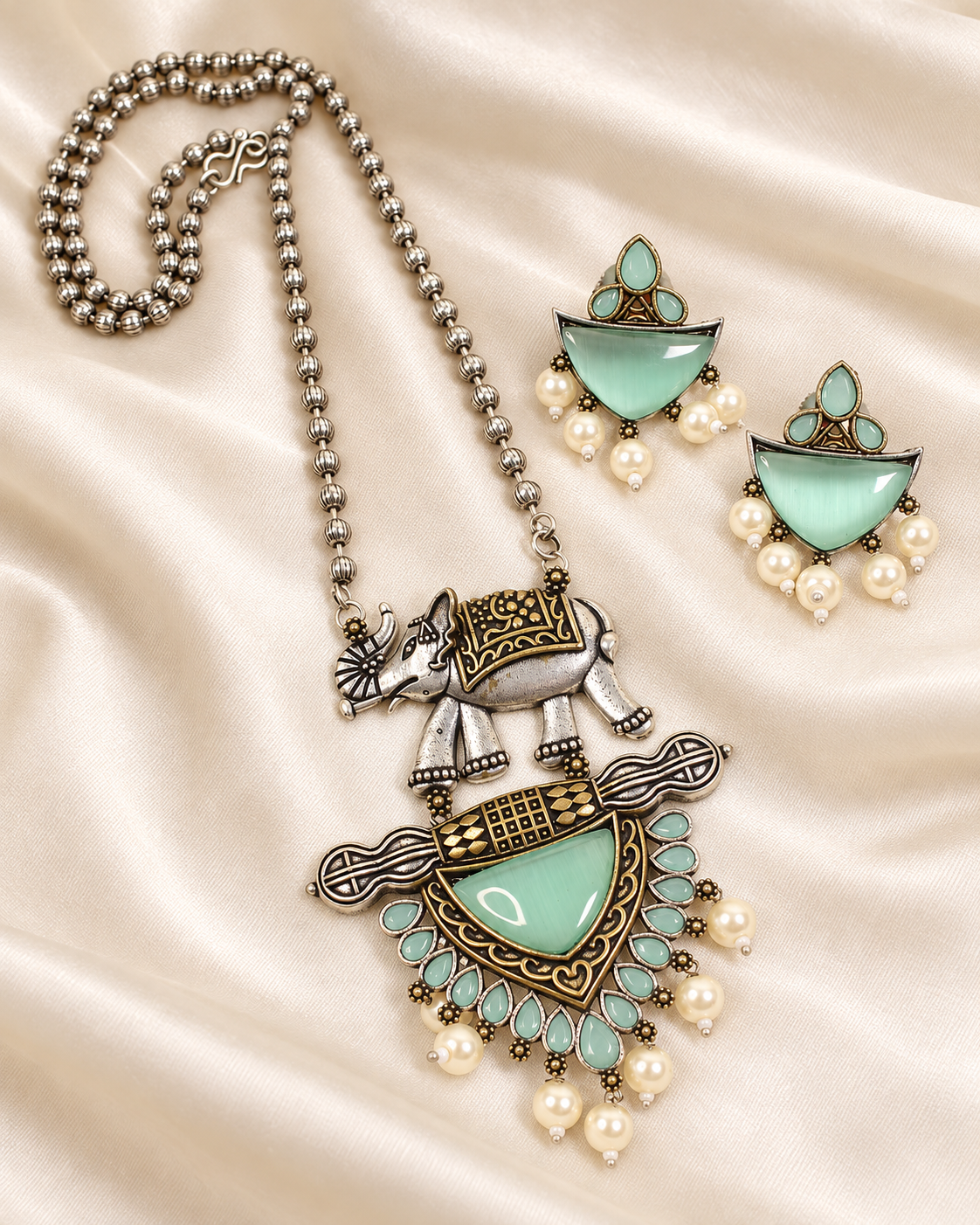 Animal Motif Fan Pendant Set - Mint — AI-styled closeup view