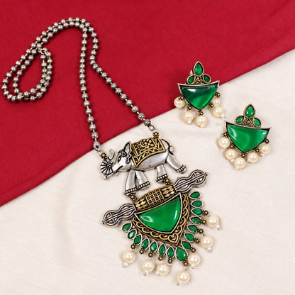 Animal Motif Fan Pendant Set - Green — retouched original photograph IMG_8119