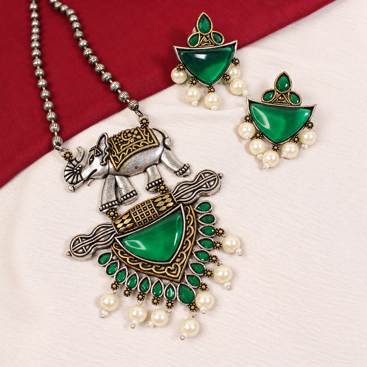 Animal Motif Fan Pendant Set - Green — retouched original photograph IMG_8120