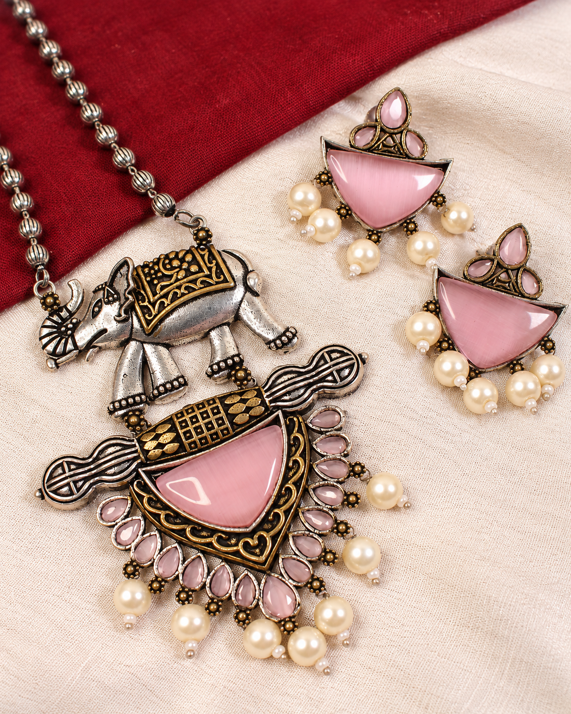Animal Motif Fan Pendant Set - Pink — AI-styled ornament detail view