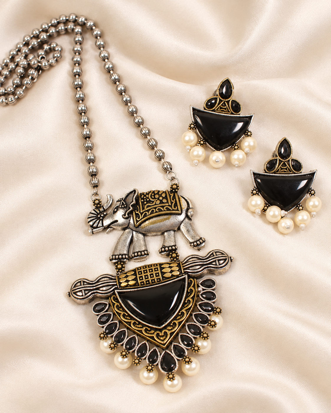 Animal Motif Fan Pendant Set - Black — AI-styled closeup view