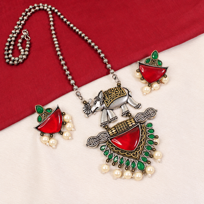 Animal Motif Fan Pendant Set - Ruby and Green - retouched original photograph IMG_8127