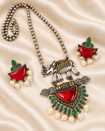 Animal Motif Fan Pendant Set - Ruby and Green - closeup view