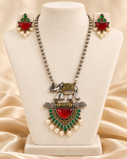 Animal Motif Fan Pendant Set - Ruby and Green - mannequin view