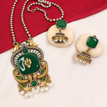 Swan Motif Dual Tone Pendant Set - Green — retouched original photograph IMG_8213