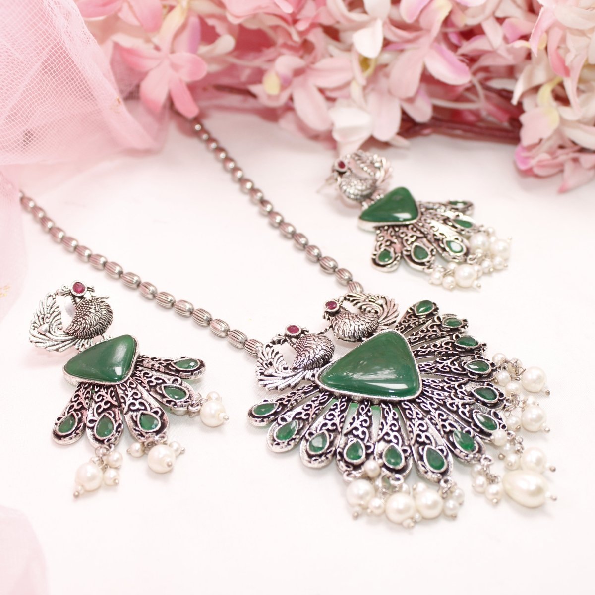 PANKH- SILVER LOOK ALIKE PENDANT SET-GREEN