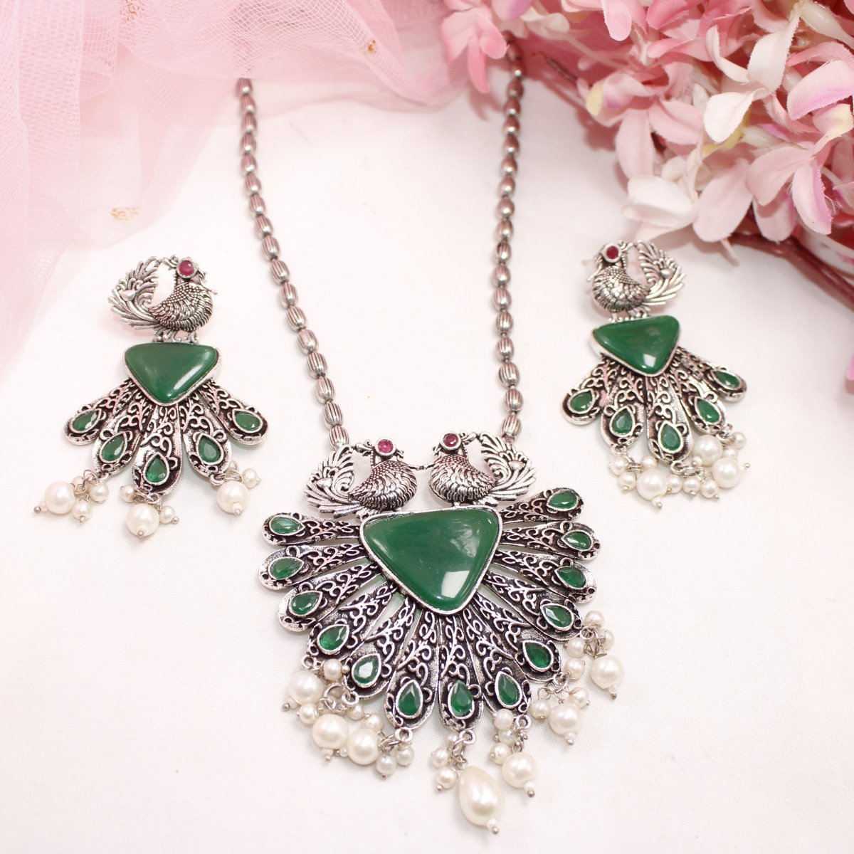 PANKH- SILVER LOOK ALIKE PENDANT SET-GREEN