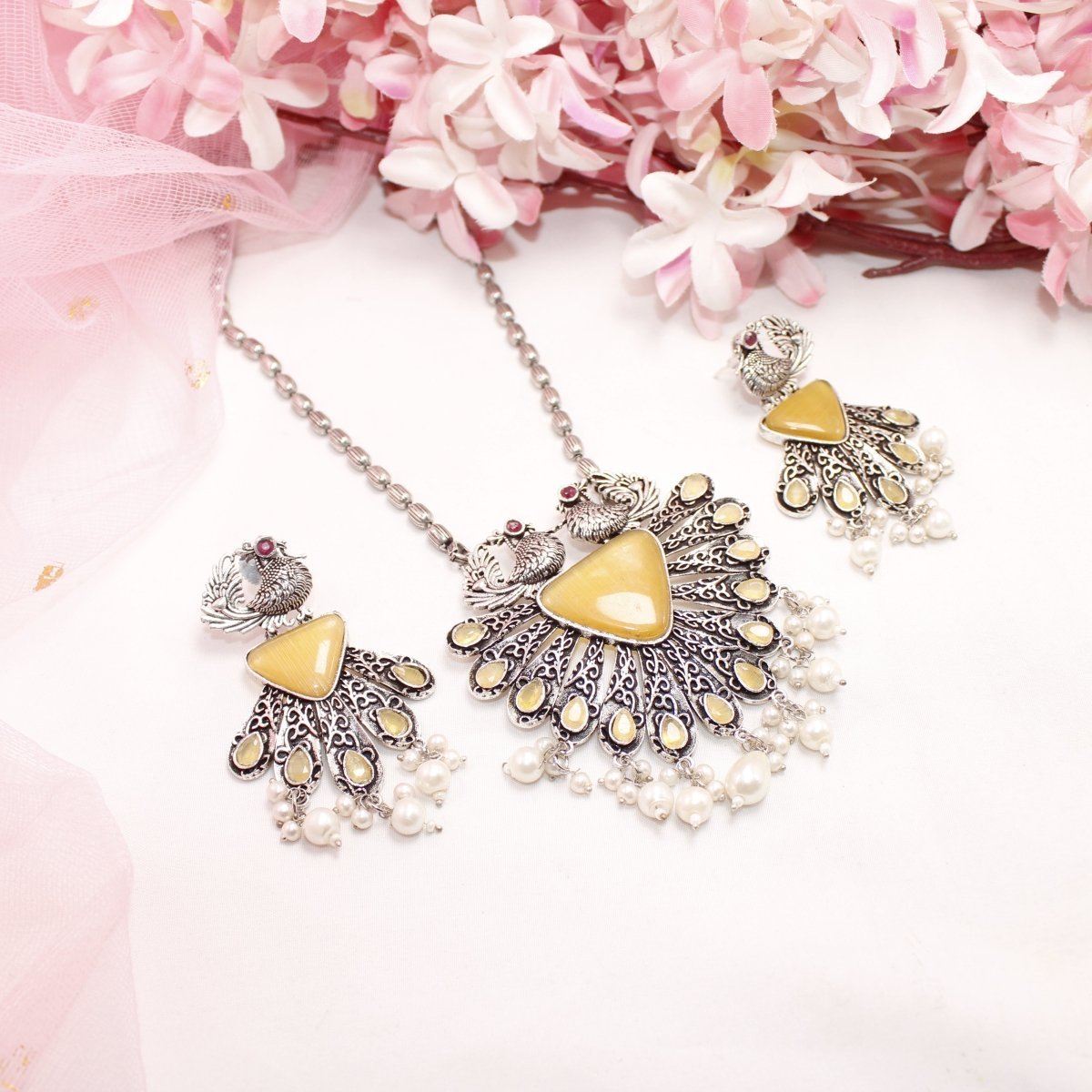 PANKH- SILVER LOOK ALIKE PENDANT SET-YELLOW