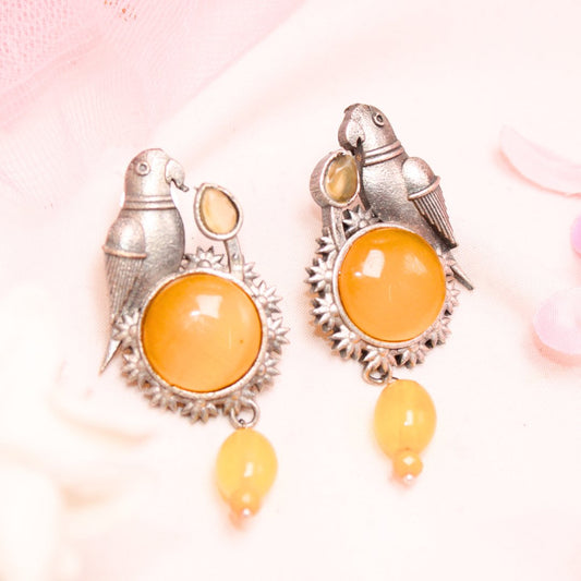 PARROT WITH ROUND MONALISA STONE EARRING - YELLOW