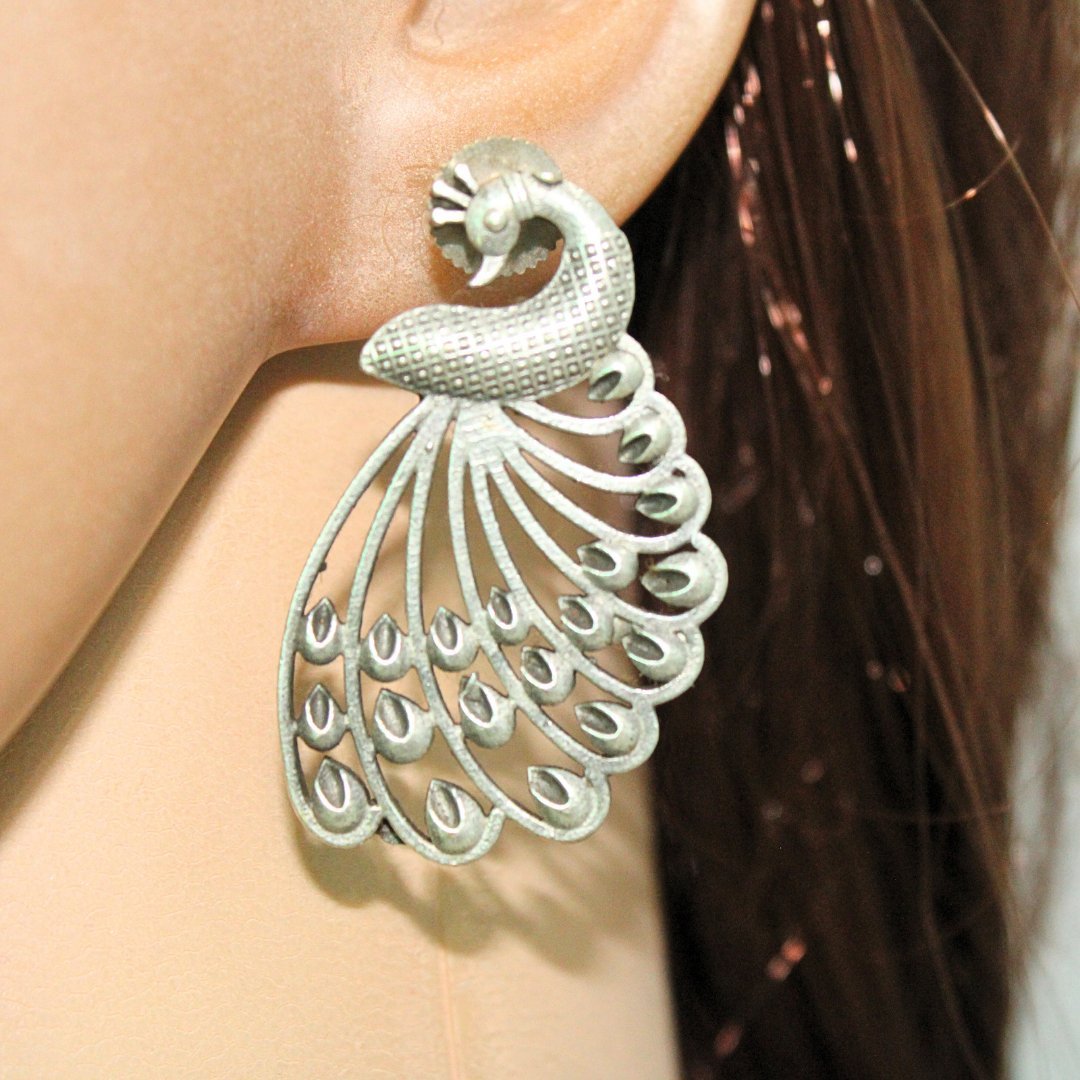 PEACOCK STUD - SILVER