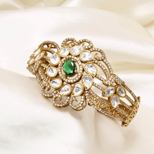 POLKI MOISSANITE FLOWER ANTIQUE GOLDEN BRACELET - GREEN