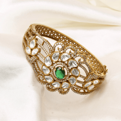 POLKI MOISSANITE FLOWER ANTIQUE GOLDEN BRACELET - GREEN