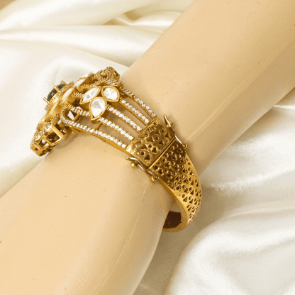 POLKI MOISSANITE FLOWER ANTIQUE GOLDEN BRACELET - GREEN