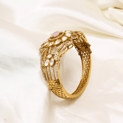 POLKI MOISSANITE FLOWER ANTIQUE GOLDEN BRACELET - PINK