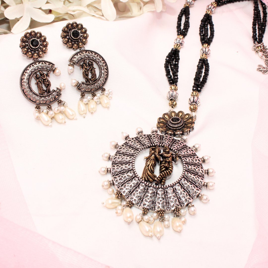 RADHA-KRISHAN DUAL-TONE PENDANT SET- BLACK