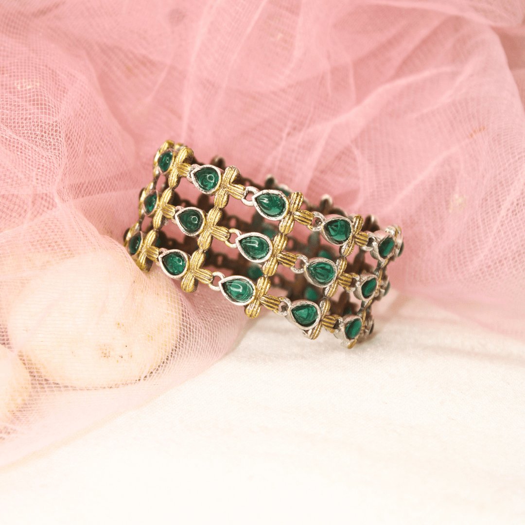 Rajputi Green Stone Kada – Non-Openable Single Bang