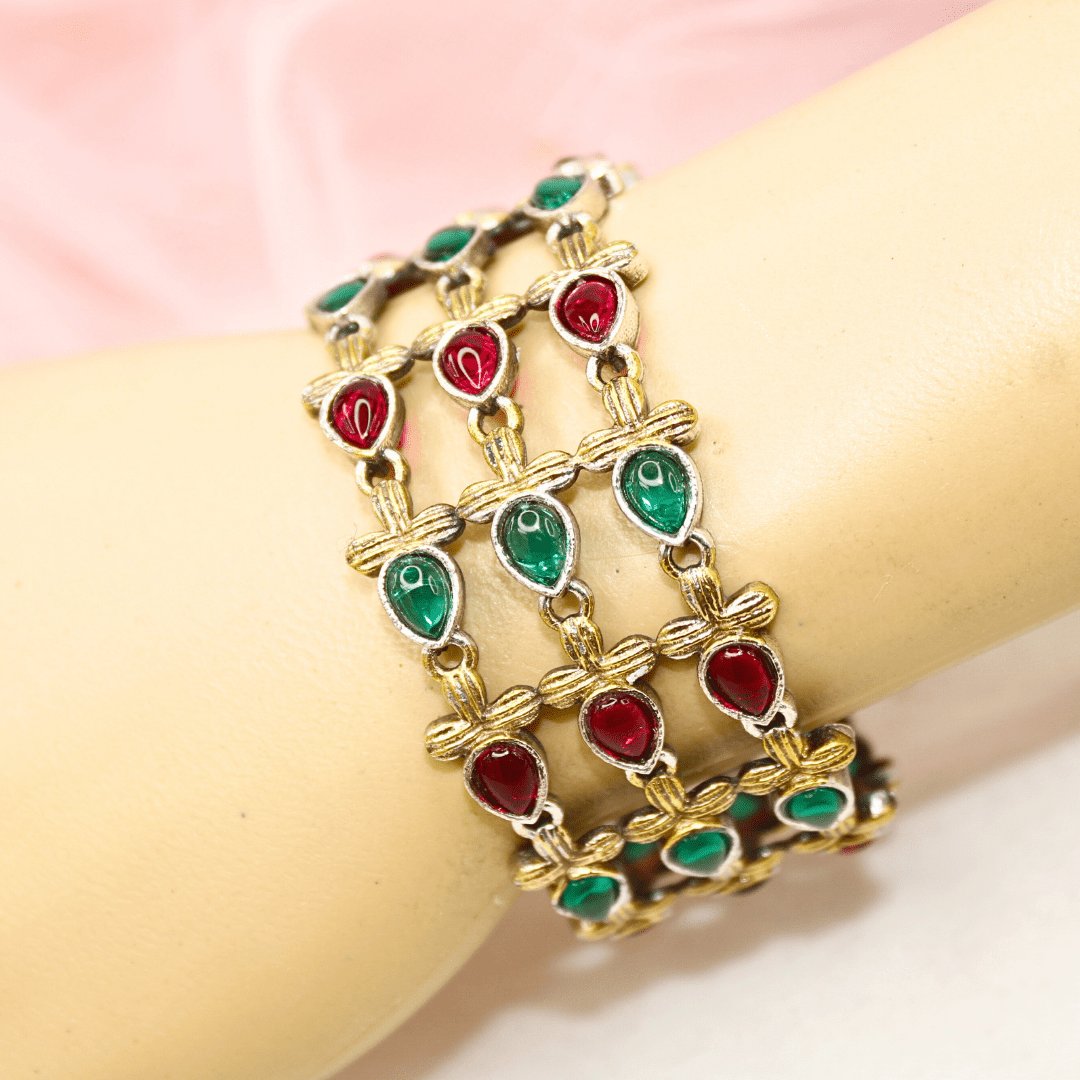 Rajputi Red-Green Stone Kada – Non-Openable Single Bang