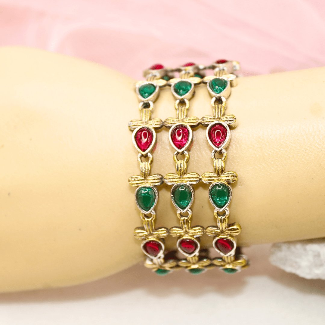 Rajputi Red-Green Stone Kada – Non-Openable Single Bang