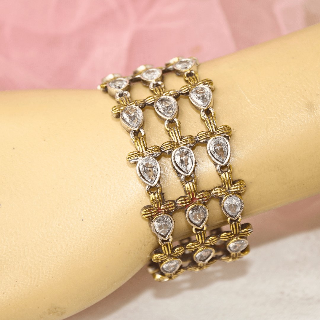 Rajputi White Stone Kada – Non-Openable Single Bang