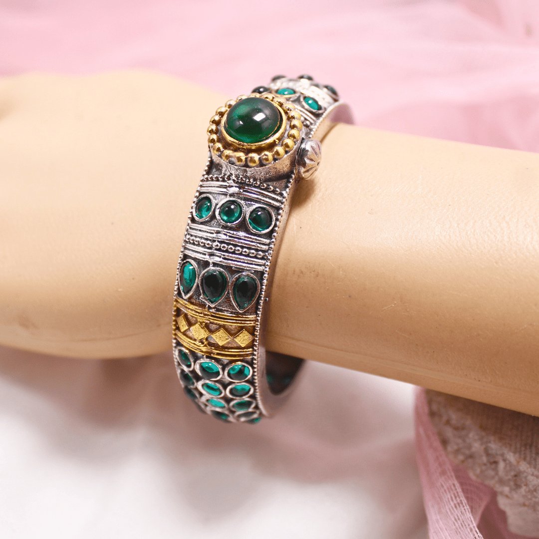 Rajwadi Kada – Vintage Heritage Kada with Traditional Green Stone