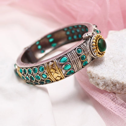 Rajwadi Kada – Vintage Heritage Kada with Traditional Green Stone