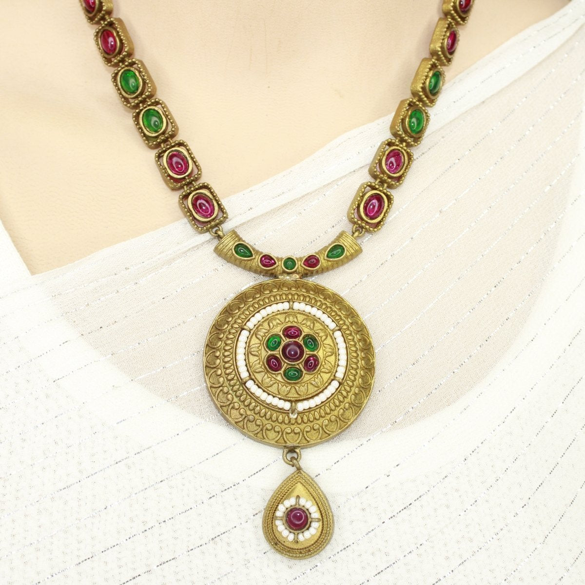 RAJWADI THAPA NECKLACE-RED & GREEN