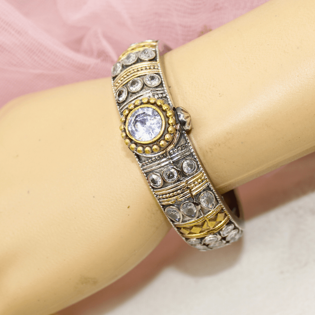 Rajwadi White Stone Kada – Antique Kada with Diamond - Look Centerpie