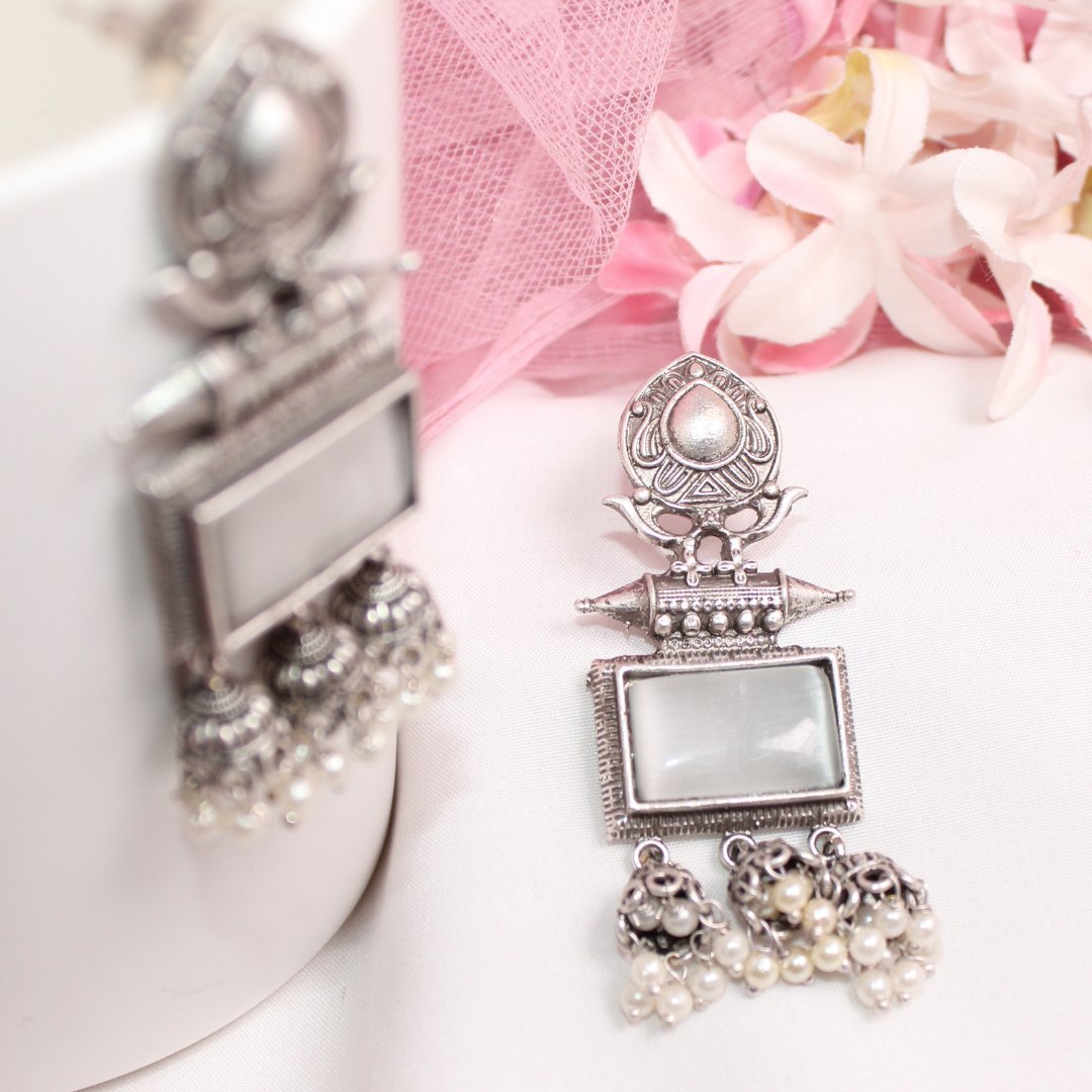 RIVA SILVER LOOK ALIKE EARRING - GREY