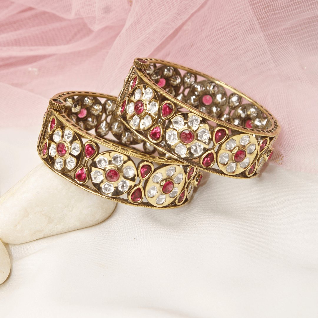 Sabyasachi-Inspired Red & Polki Kada (Set of 2) – Navraee Antique Gold Bangl