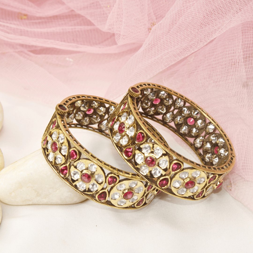 Sabyasachi-Inspired Red & Polki Kada (Set of 2) – Navraee Antique Gold Bangl