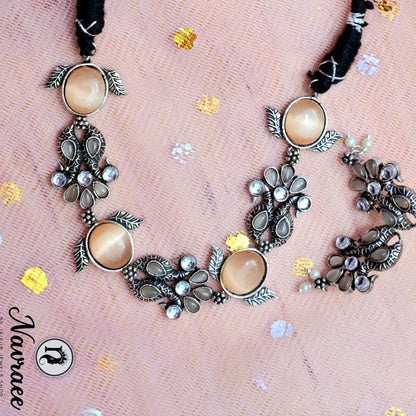 SATRANG NECKLACE SET LIGHT BROWN