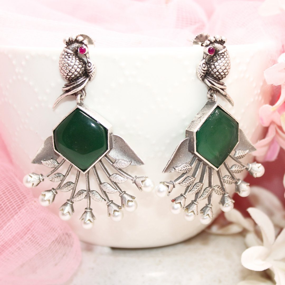 SILVER LOOK ALIKE DANGLE ROUND TOP-GREEN