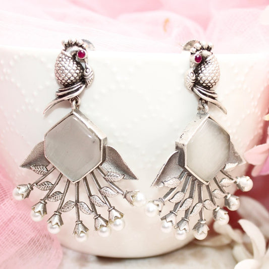 SILVER LOOK ALIKE DANGLE ROUND TOP - GREY