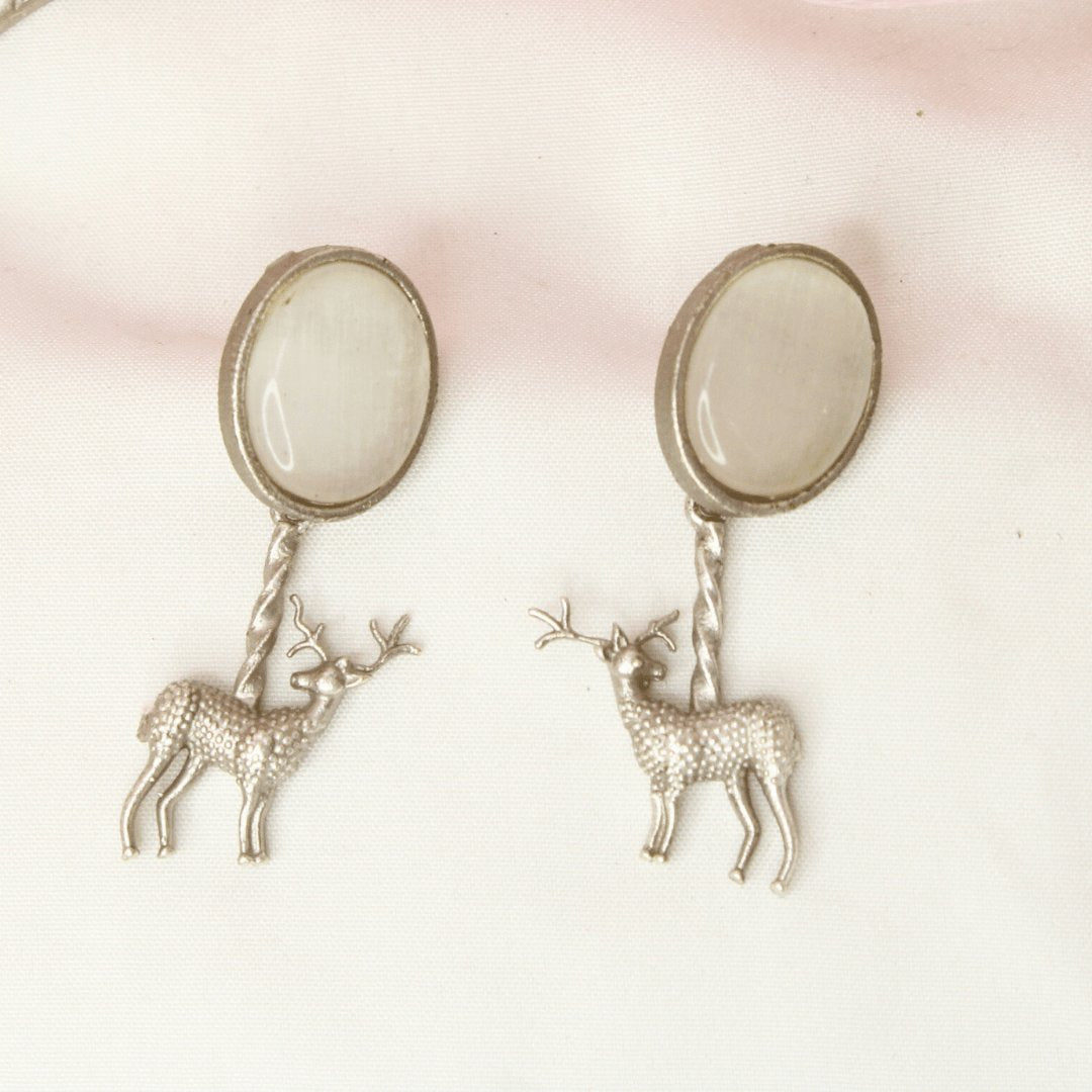 SILVER LOOK ALIKE DEER HASLI-GREY